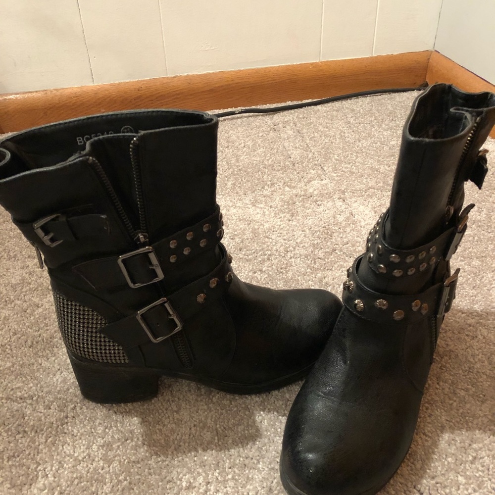 Rubber bottom boots side zip
